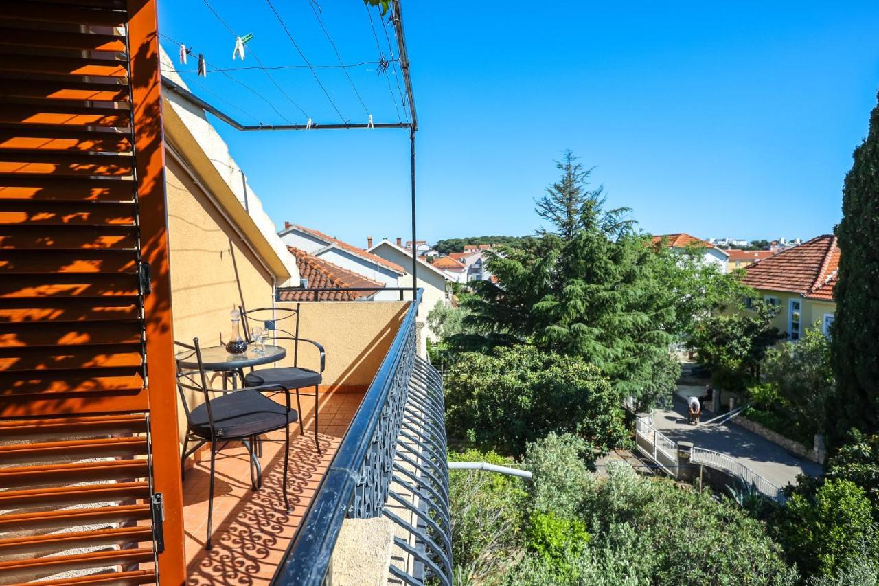 Apartments And Rooms Sinka Biograd Na Moru Bagian luar foto
