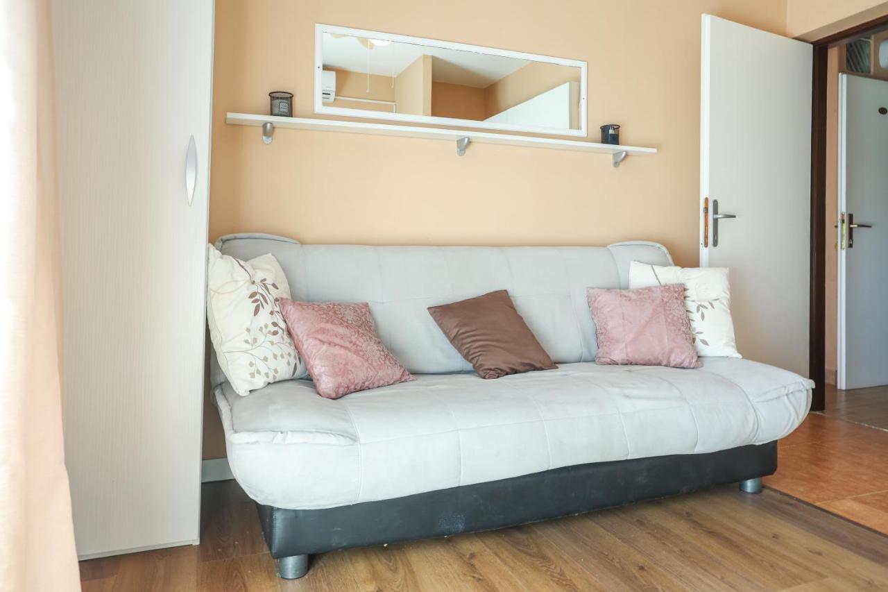 Apartments And Rooms Sinka Biograd Na Moru Bagian luar foto