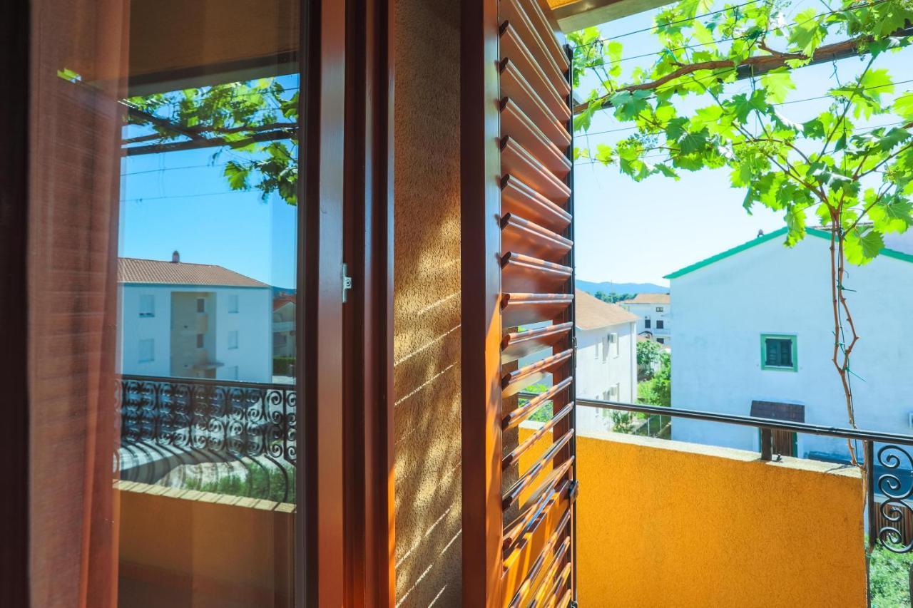 Apartments And Rooms Sinka Biograd Na Moru Bagian luar foto