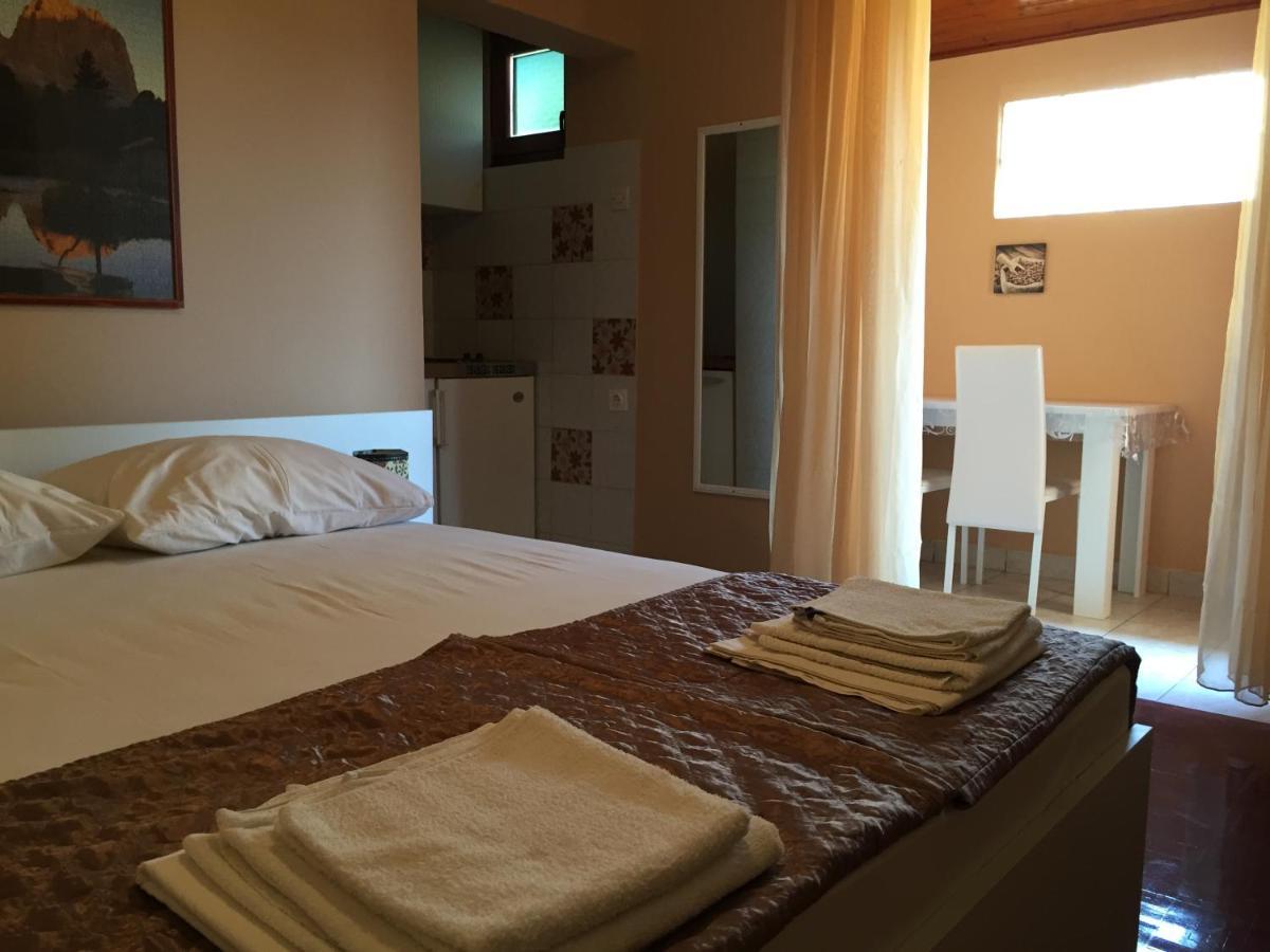 Apartments And Rooms Sinka Biograd Na Moru Bagian luar foto