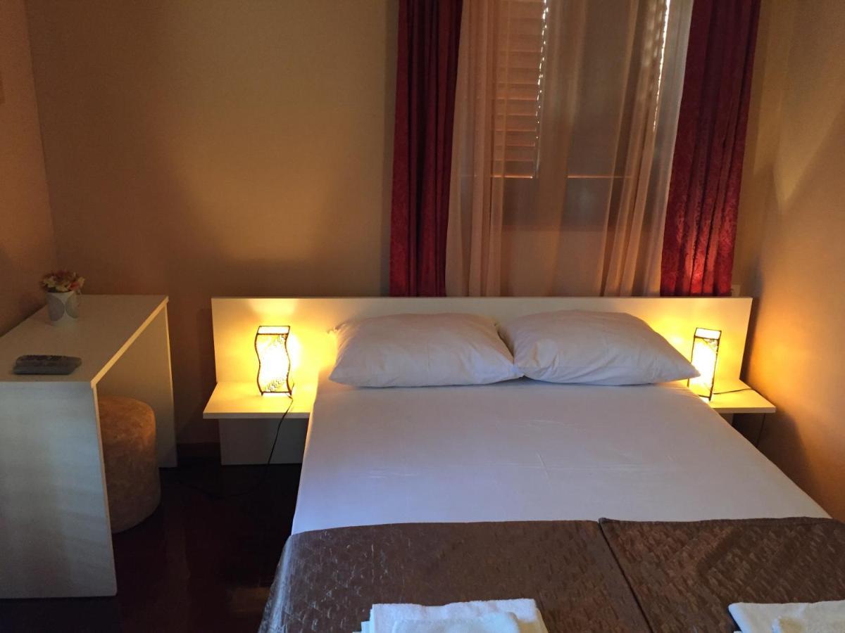 Apartments And Rooms Sinka Biograd Na Moru Bagian luar foto